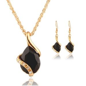 Women's Heart-Shaped Crystal Pendant Drop + Earrings Jewelry Set